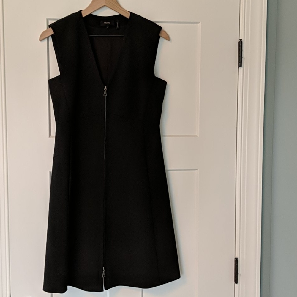 Theory Size 6 Black Wool Front Zip Dress